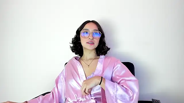 Snapshot of its__angelica_ chatting on December 2024 10:30:01 PM its angelica online show from December 2024 10:30:01 PM