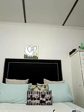 Snapshot of contagiousqueen chatting on February 2026 06:21:02 AM contagiousqueen online show from February 2026 06:21:02 AM