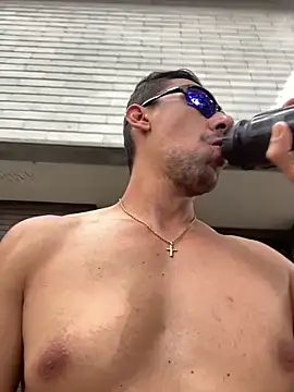 Snapshot of dantedesirexx chatting on November 2025 06:12:01 PM dantedesirexx online show from November 2025 06:12:01 PM