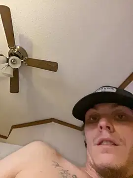 Snapshot of devinshd chatting on February 2025 11:02:01 AM devinshd online show from February 2025 11:02:01 AM