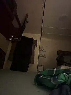 Snapshot of devinshd chatting on October 2025 05:48:02 AM devinshd online show from October 2025 05:48:02 AM