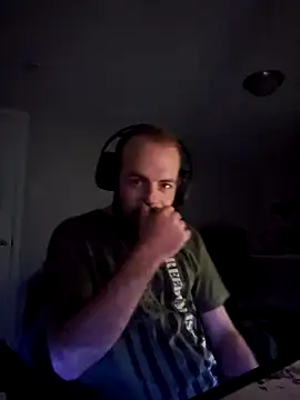 SirYummy18 online show from December 2024 07:05:01 AM