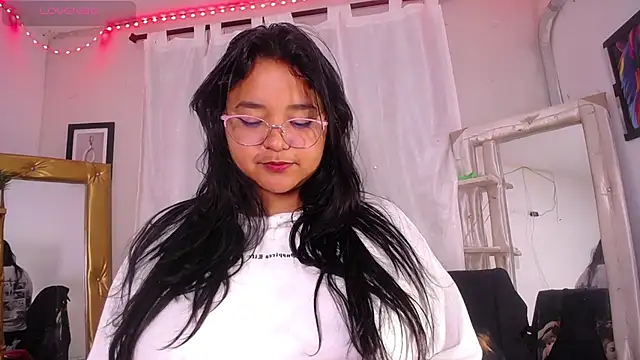 Snapshot of alaia_03 chatting on May 2026 02:17:01 AM alaia 03 online show from May 2026 02:17:01 AM
