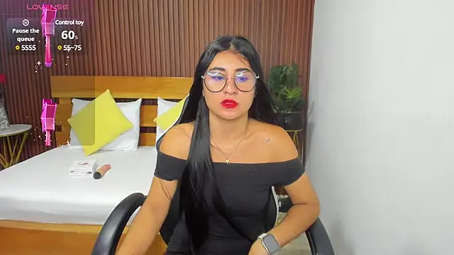 evelin leroy online show from February 2025 12:03:02 PM