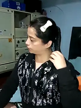 Elvishcassie  online show from March 2025 11:46:01 PM