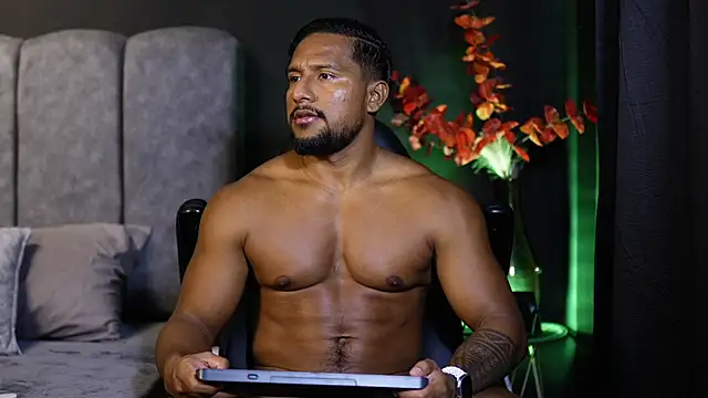 CallumMuscle online show from November 2025 02:23:02 AM