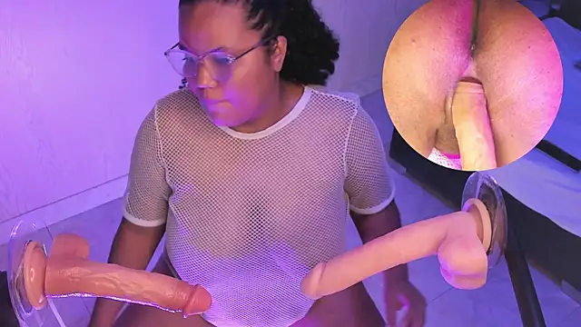 MhiaRey online show from September 2025 01:22:01 PM