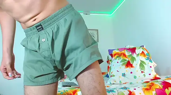 Noah tyler  online show from December 2024 08:21:02 PM