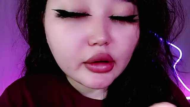 Snapshot of amina_moonlightt chatting on May 2026 04:45:02 PM amina moonlightt online show from May 2026 04:45:02 PM