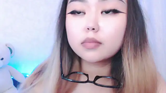 Snapshot of amelia_sunlight chatting on June 2026 04:12:02 PM amelia sunlight online show from June 2026 04:12:02 PM