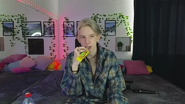 Ron Vils online show from March 2025 04:38:01 AM