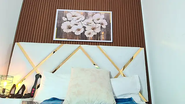 Slut Milf  online show from October 2025 07:48:01 PM