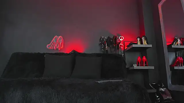 DelaneyStone online show from December 2025 08:04:02 PM