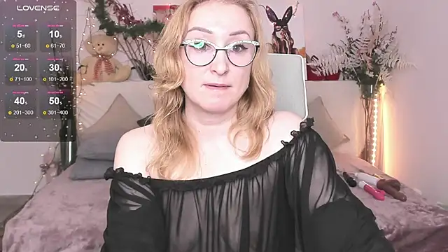 MadissonKiss online show from December 2025 03:25:01 AM