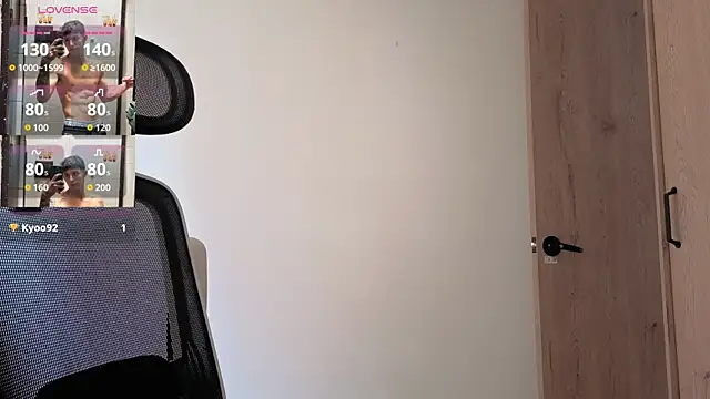 Cristopher23  online show from November 2025 06:21:02 PM