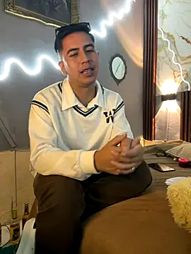 roguer darkk online show from October 2025 08:00:01 AM