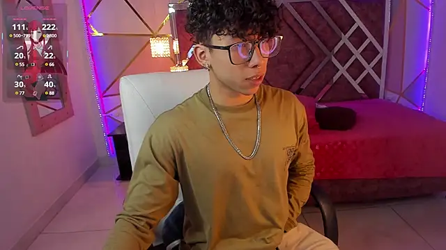 AkazaBoy  online show from January 2025 03:58:02 AM