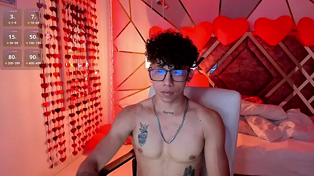 AkazaBoy  online show from February 2025 03:45:02 AM