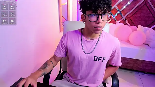 AkazaBoy  online show from March 2025 04:08:02 AM