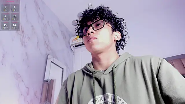 AkazaBoy  online show from April 2026 05:36:02 AM