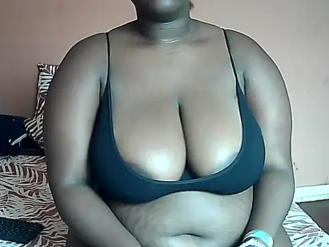 Snapshot of MelaninBear chatting on February 2025 01:38:02 PM MelaninBear online show from February 2025 01:38:02 PM