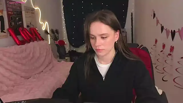 Emillias online show from February 2026 02:01:02 PM