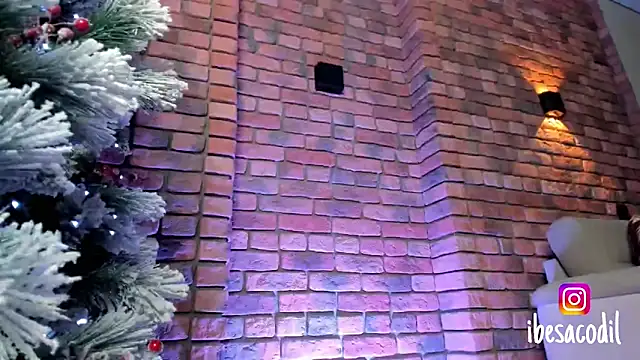 Snapshot of adriana_allien chatting on January 2025 11:01:02 PM adriana allien online show from January 2025 11:01:02 PM