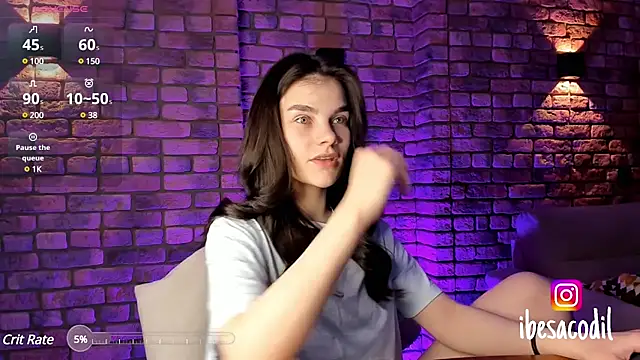 Snapshot of adriana_allien chatting on January 2025 10:30:02 PM adriana allien online show from January 2025 10:30:02 PM