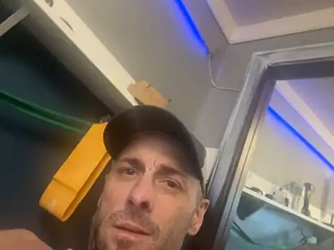 Snapshot of Tatehardon chatting on March 2026 04:25:01 PM Tatehardon online show from March 2026 04:25:01 PM