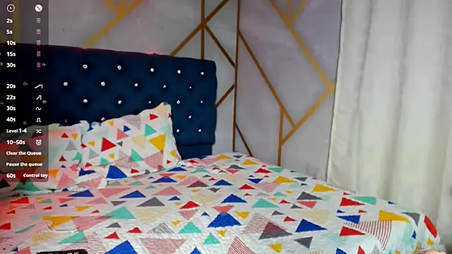  18 laura online show from December 2024 07:45:02 AM