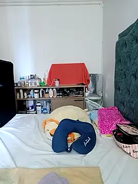 KimPielCanela online show from March 2025 06:01:02 PM