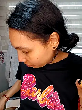 KimPielCanela online show from October 2025 09:26:02 PM