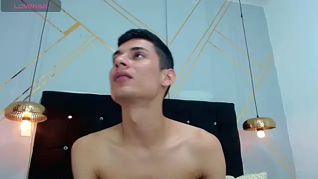 Snapshot of Oliver_king_sex chatting on January 2025 06:13:01 PM Oliver king sex online show from January 2025 06:13:01 PM
