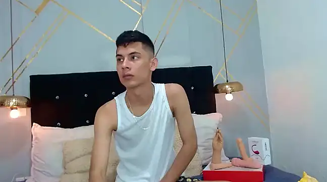 Snapshot of Oliver_king_sex chatting on February 2025 05:16:01 PM Oliver king sex online show from February 2025 05:16:01 PM