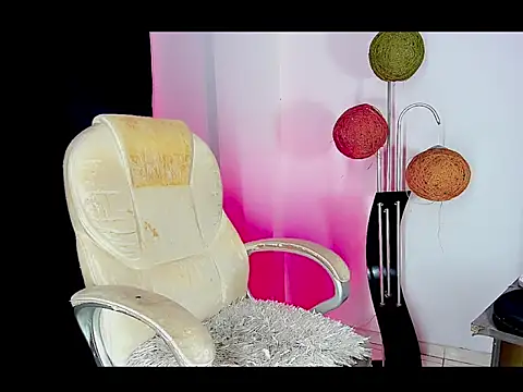 bloom444 online show from April 2026 02:51:02 AM