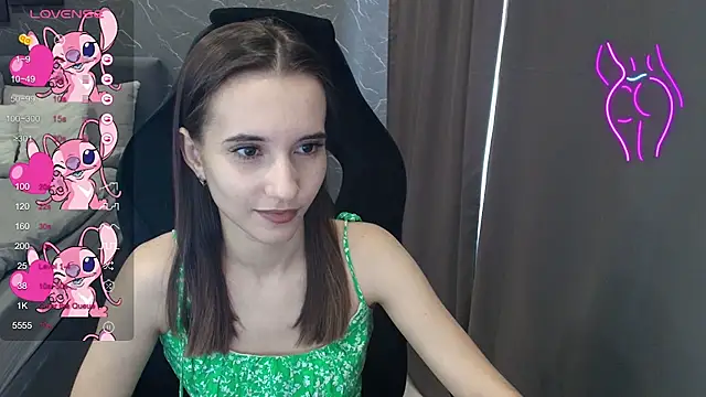 Alice Weiss online show from November 2025 10:38:01 AM