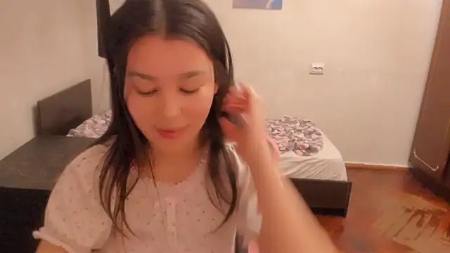 LunaXmii online show from March 2025 10:20:02 PM