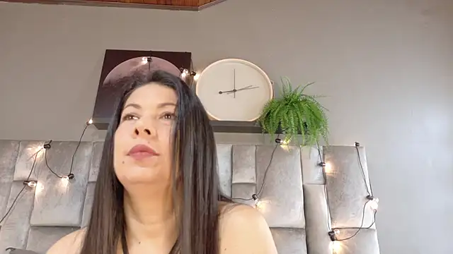 JaylaScott   online show from April 2026 11:48:01 AM