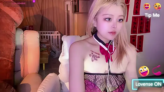 Bunny Tutu online show from February 2025 11:10:02 AM