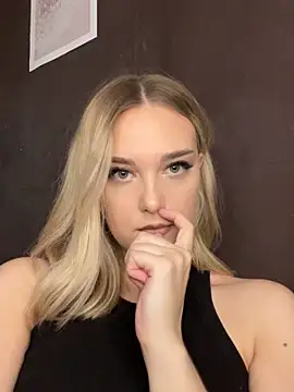 Alisa Rise online show from November 2025 02:50:01 PM