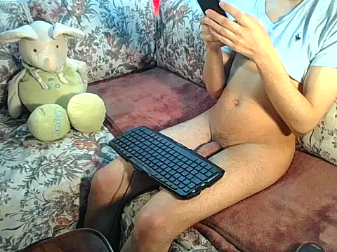 Snapshot of anwarlovemaroc chatting on February 2025 12:19:01 AM anwarlovemaroc online show from February 2025 12:19:01 AM