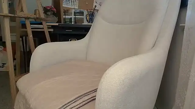 naughtyonbicycle online show from April 2026 01:22:01 PM