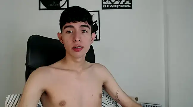 Snapshot of Andy_hot19 chatting on December 2024 02:32:01 AM Andy hot19 online show from December 2024 02:32:01 AM