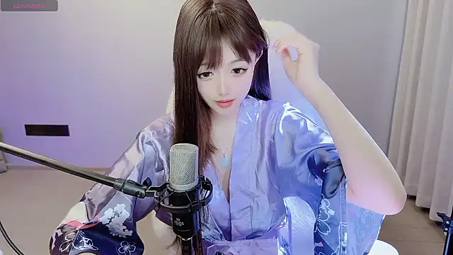 eveminii online show from December 2024 05:53:02 AM