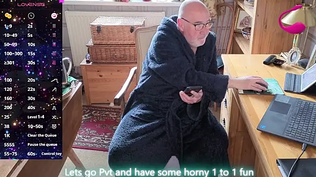 Adamdaddybear online show from April 2026 07:33:01 AM