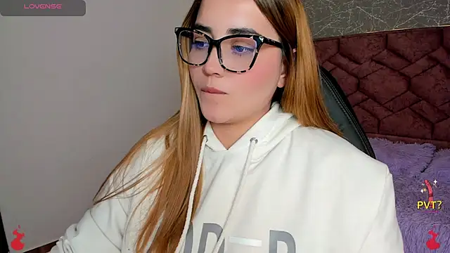 Lucia star   online show from January 2025 06:23:01 PM