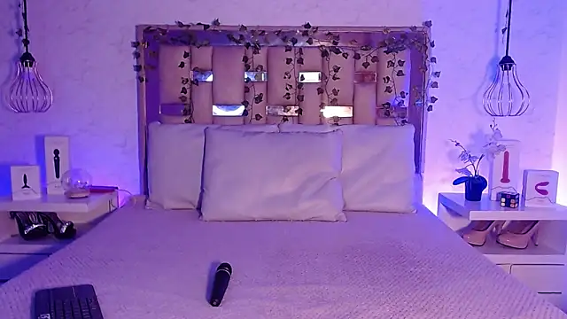 GigiVolkova online show from October 2025 08:30:02 PM