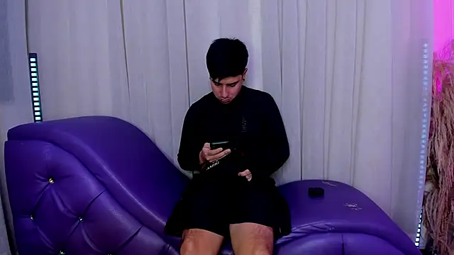 Yourslust  online show from February 2026 12:37:01 PM