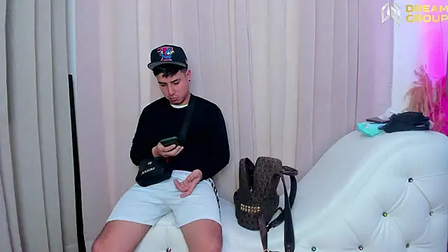 Yourslust  online show from April 2026 08:47:01 PM