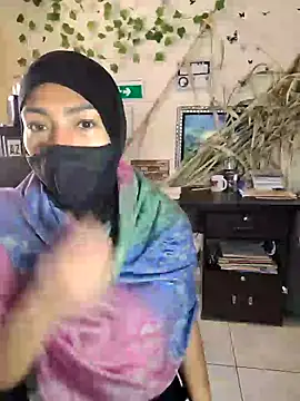 Snapshot of NAJWA-ARAB chatting on January 2025 02:18:01 PM NAJWA-ARAB online show from January 2025 02:18:01 PM